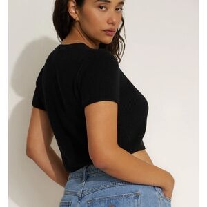 Callahan Black Knit Short Sleeve Perfectly Cropped Top Size Small